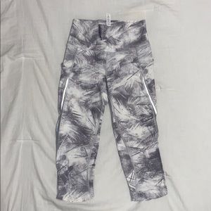 White and gray Lulu lemon leggings